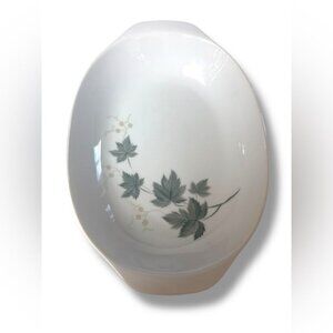 NORITAKE - Oval vegetable Bowl   - Wild Ivy 102 Collection - 8 x 11.5”